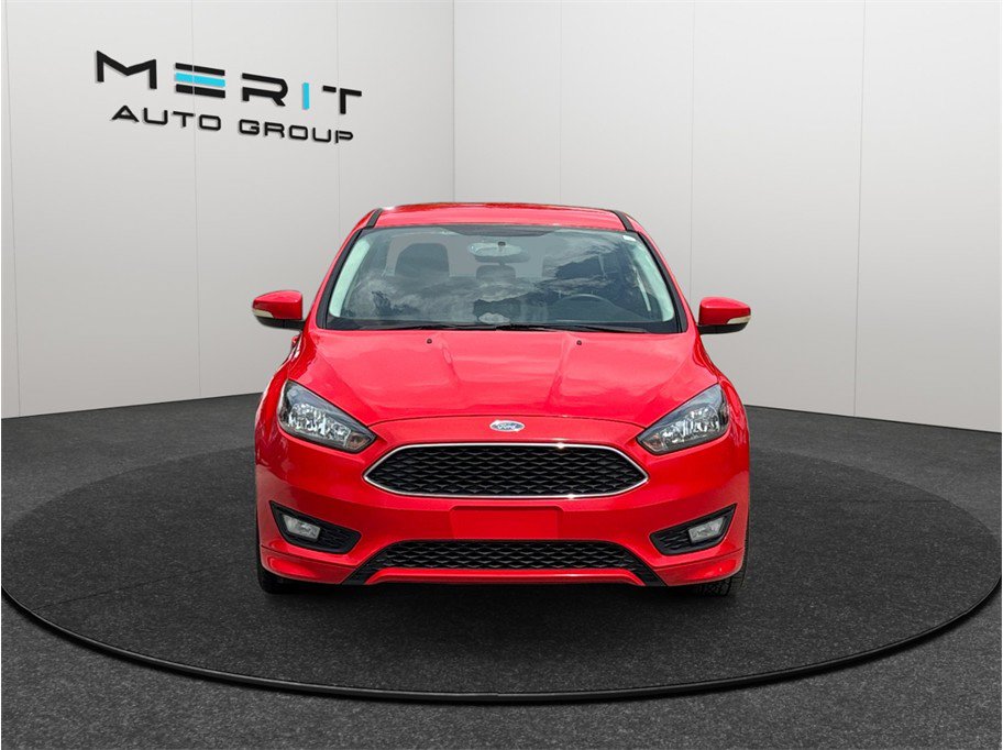 Used 2016 Ford Focus SE w/ SE Sport Package FWD image 3