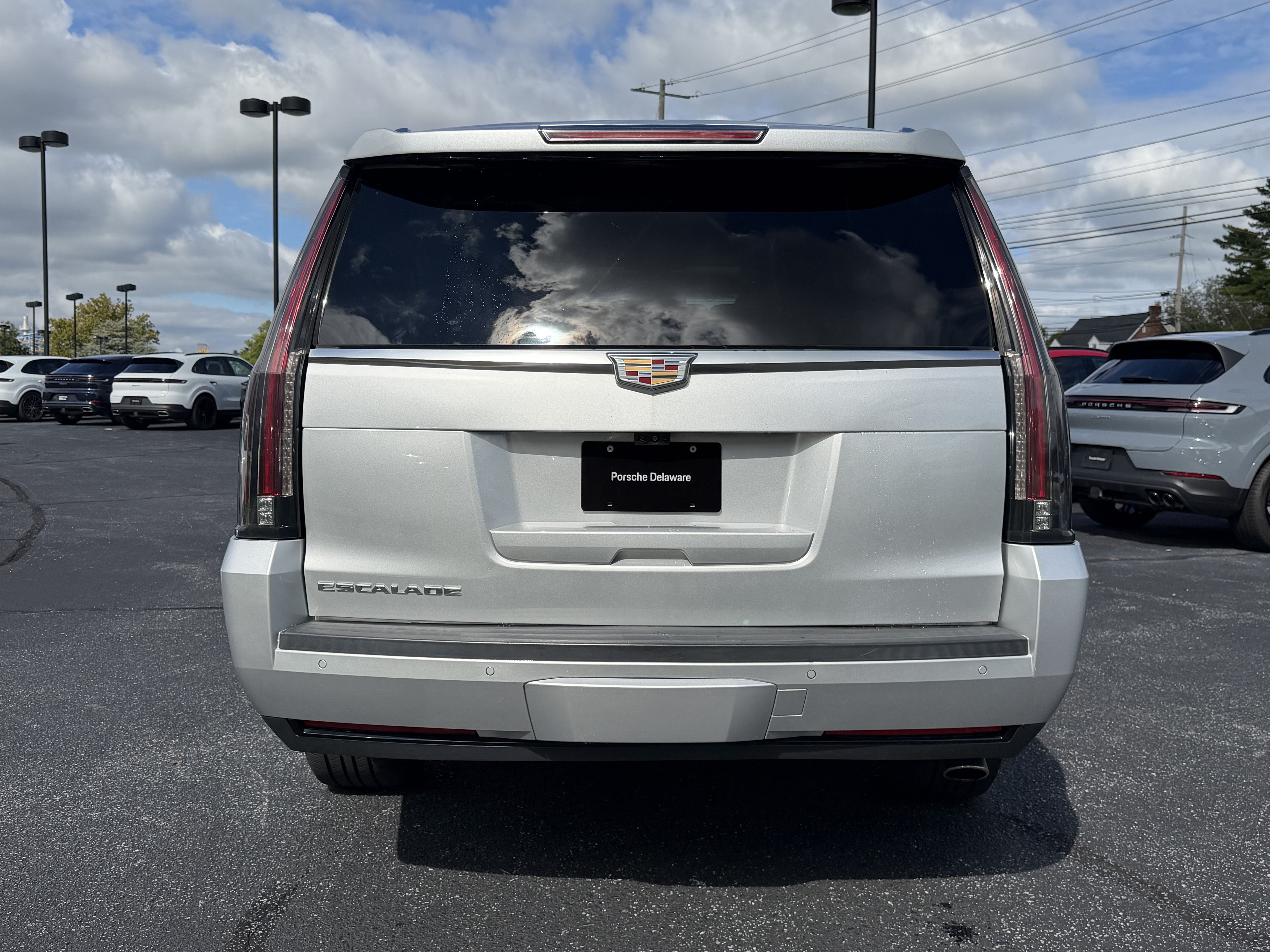 Used 2019 Cadillac Escalade ESV Luxury AWD/4WD image 14