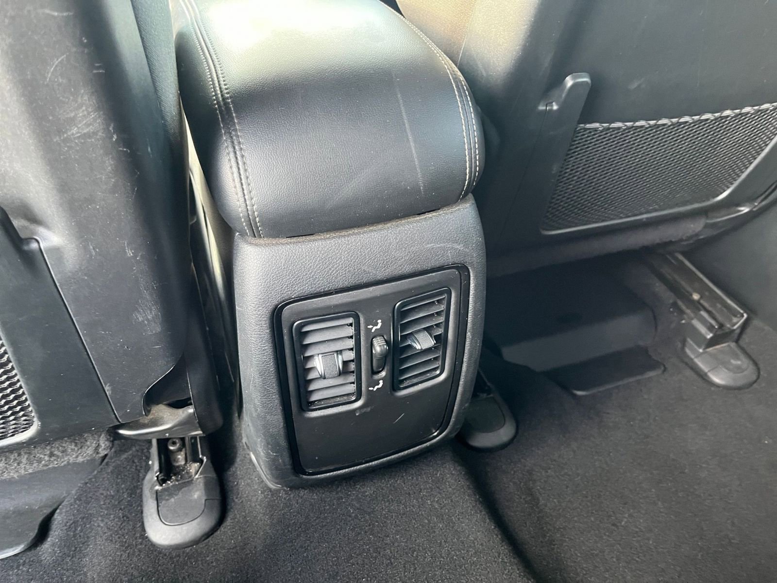 Used 2023 Dodge Durango SXT image 25