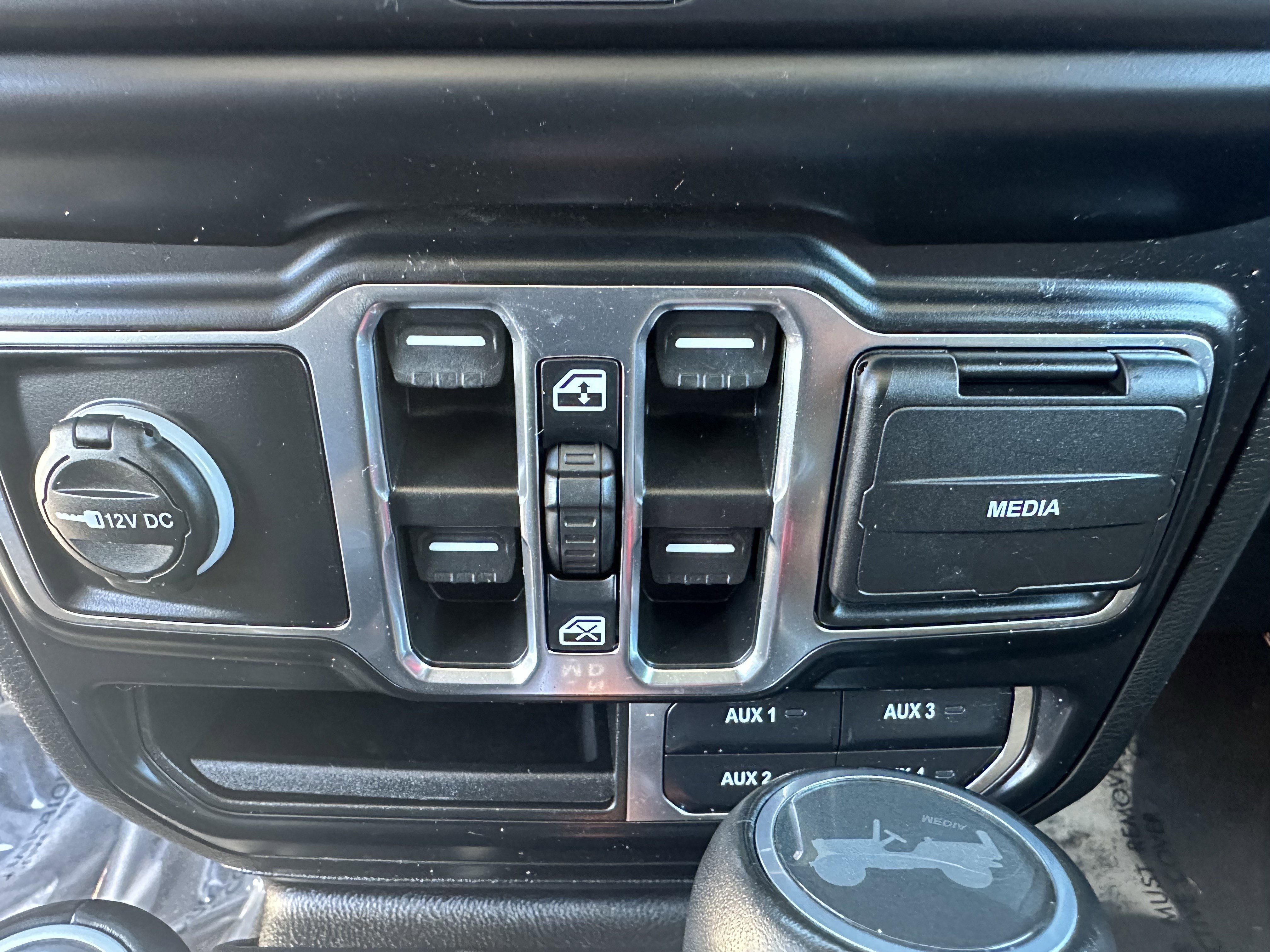 Used 2023 Jeep Wrangler Sahara w/ Cold Weather Group image 31