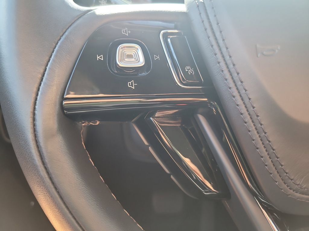 Certified 2025 Lincoln Aviator 2WD w/ Jet Appearance Package image 28