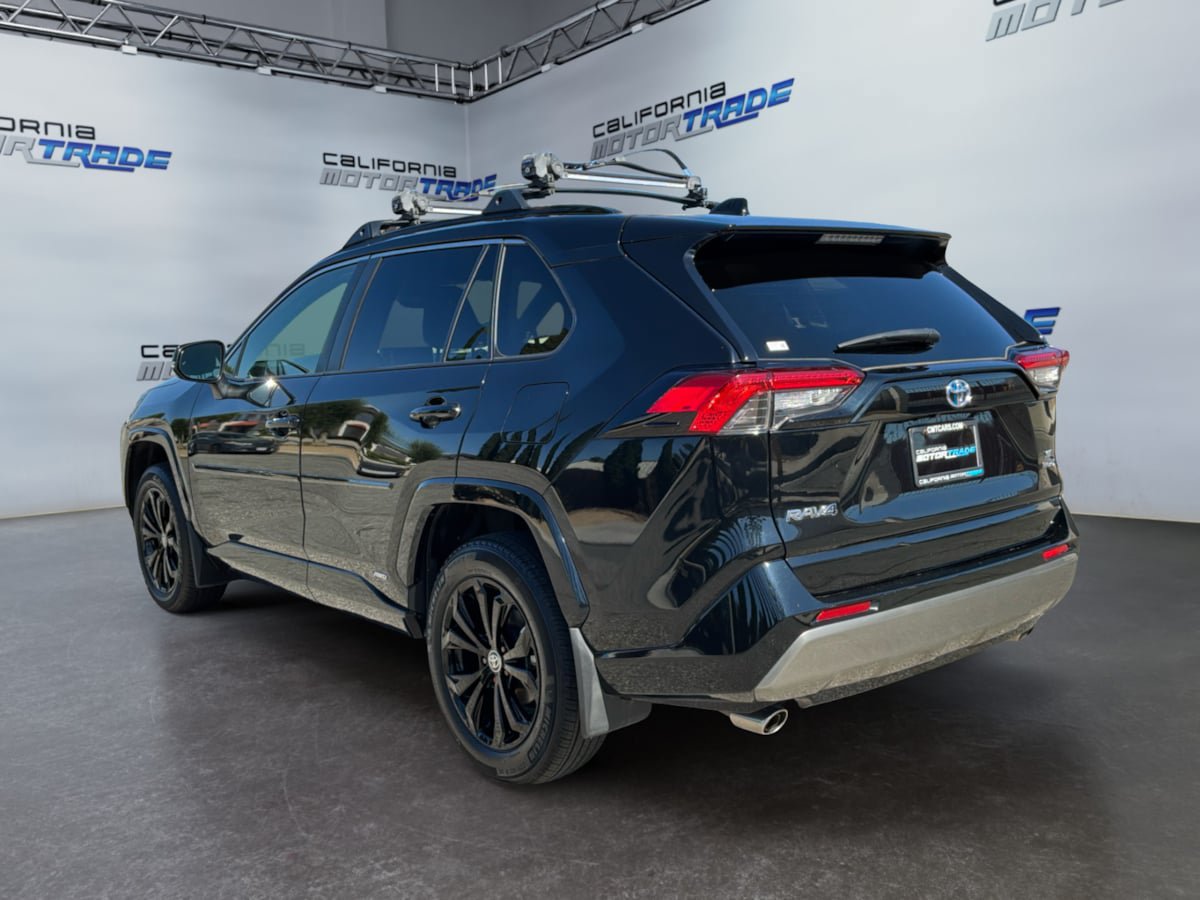 Used 2024 Toyota RAV4 SE w/ Convenience Package AWD/4WD image 7