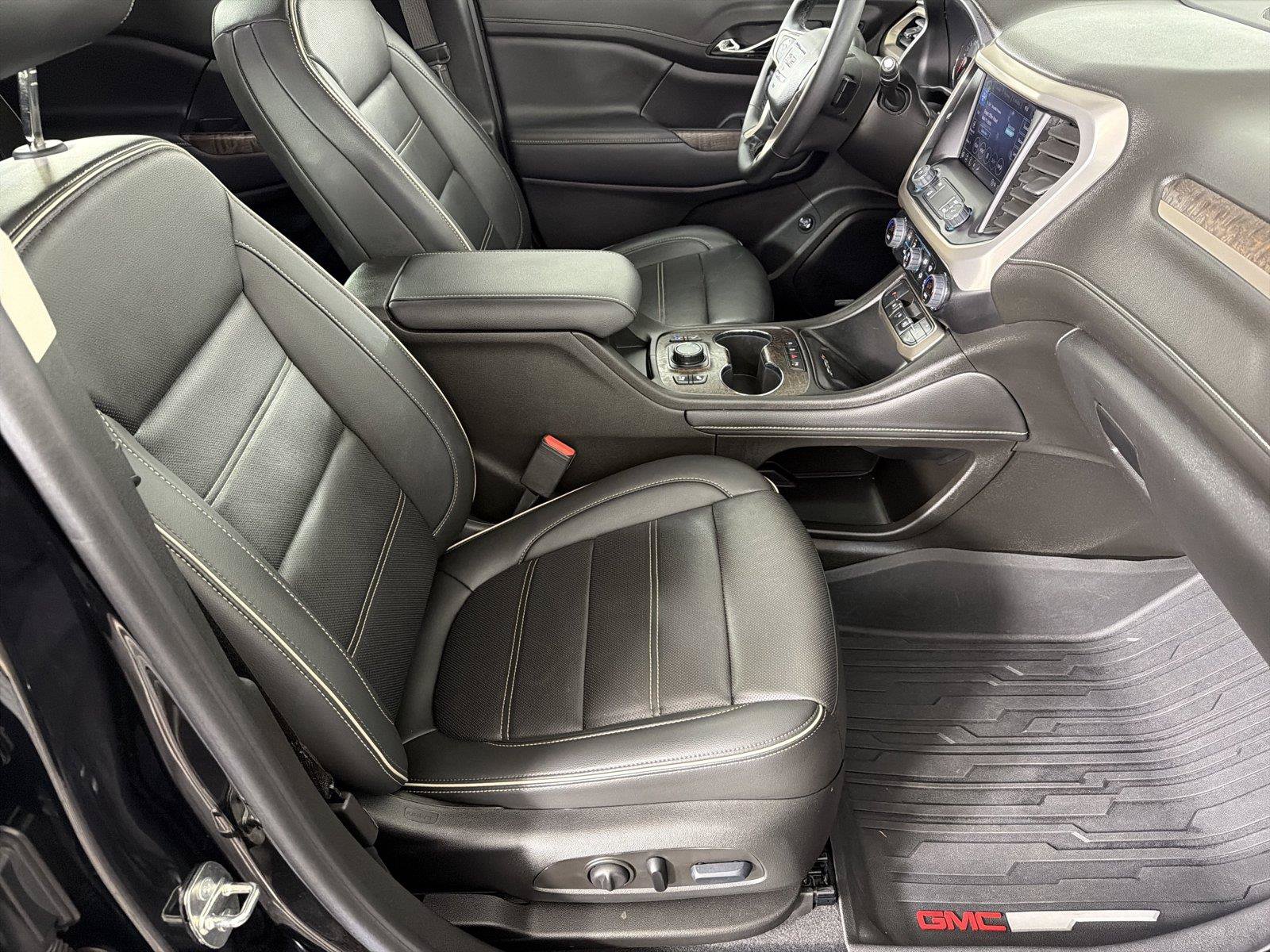 Certified 2023 GMC Acadia Denali w/ Denali Ultimate Package FWD image 11