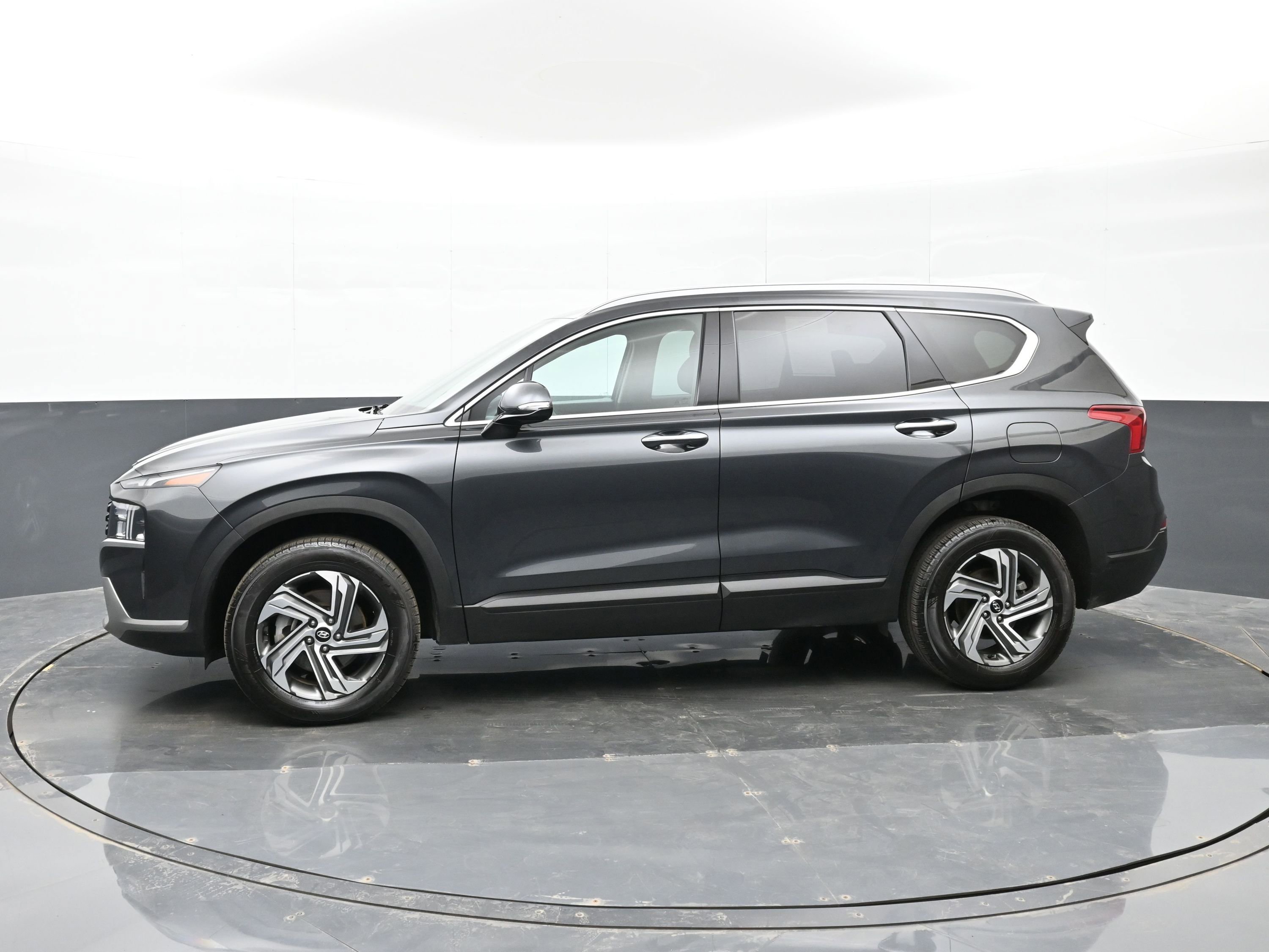 Used 2023 Hyundai Santa Fe SEL image 9