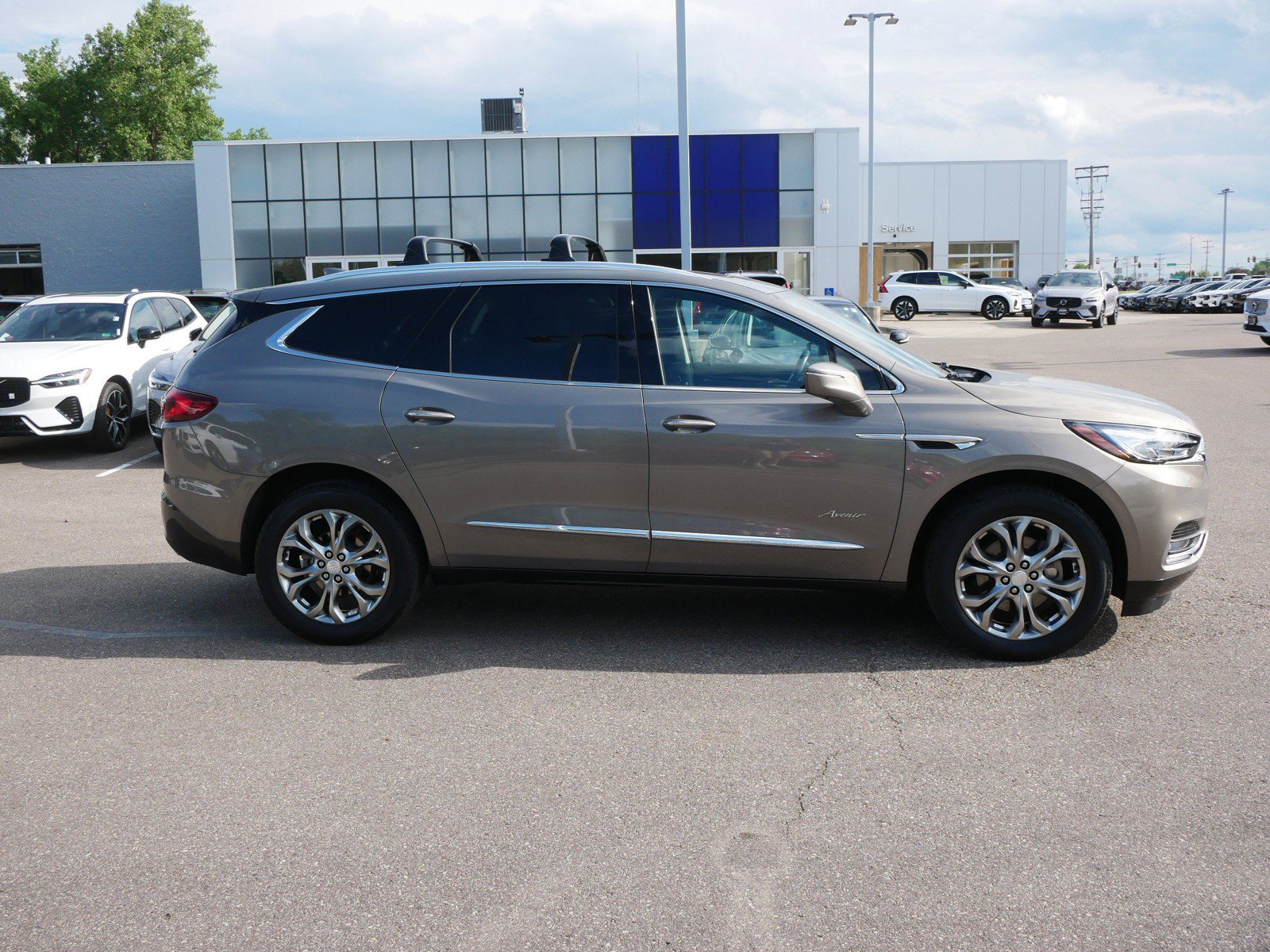 Used 2019 Buick Enclave Avenir w/ Avenir Technology Package AWD/4WD image 8