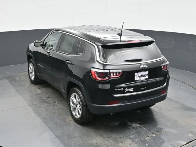 Used 2025 Jeep Compass Sport w/ Mopar Graphics Package AWD/4WD image 27