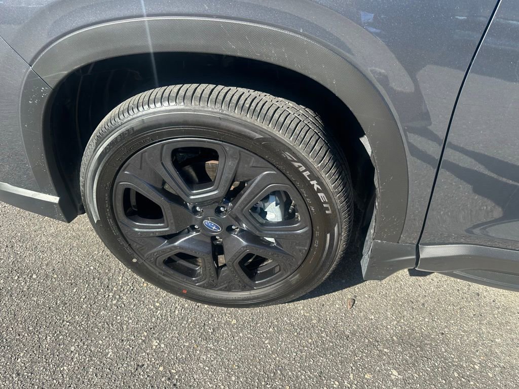 Used 2025 Subaru Ascent Bronze Edition image 9