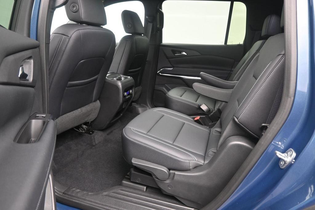Used 2025 Chevrolet Traverse LT w/ Driver Confidence Package FWD image 15