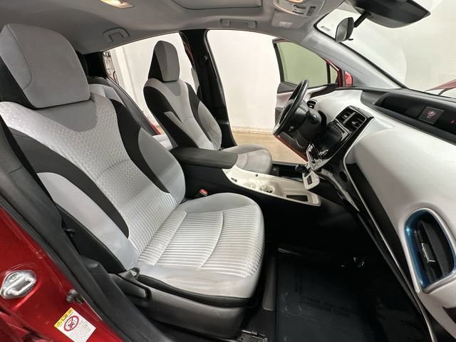 Used 2018 Toyota Prius Three w/ Advanced Technology Package image 23