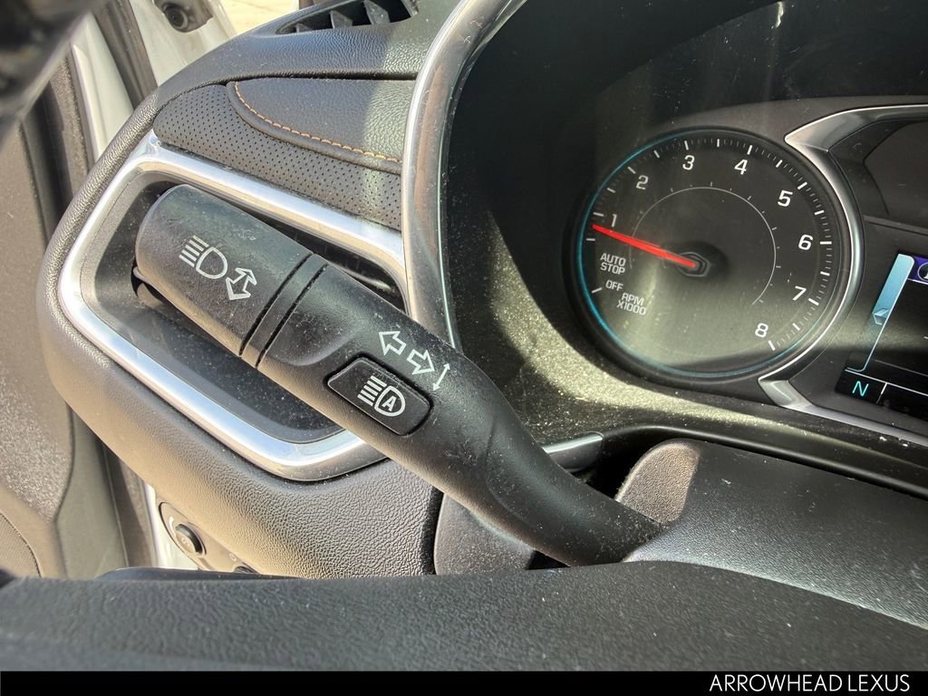 Used 2018 Chevrolet Equinox Premier FWD image 18