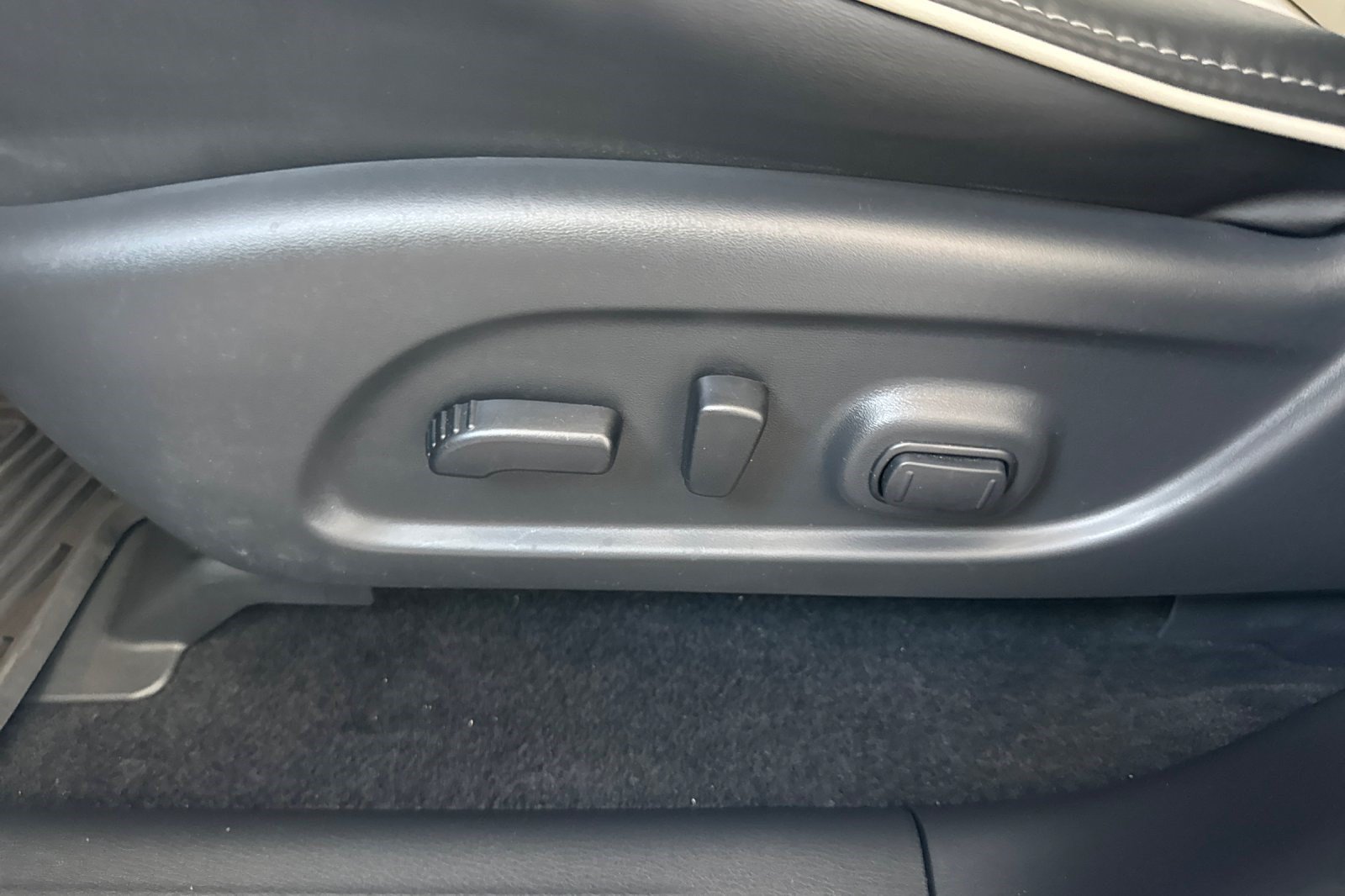 Used 2020 INFINITI QX60 Signature Edition AWD/4WD image 14