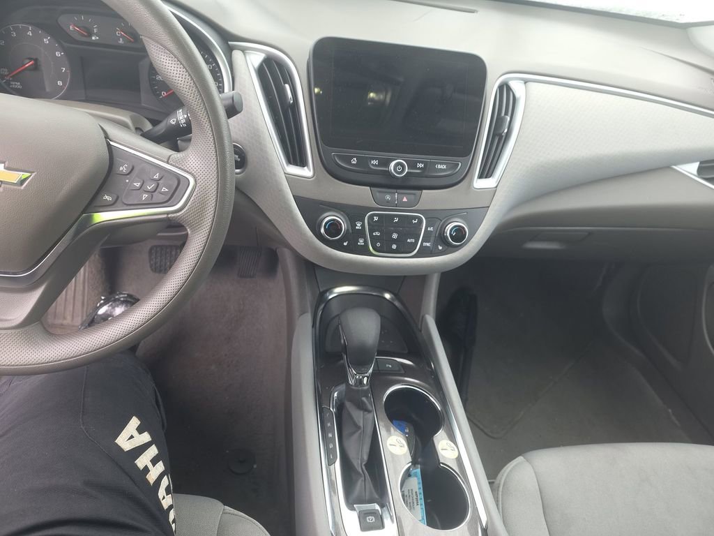 Used 2024 Chevrolet Malibu LT FWD image 18