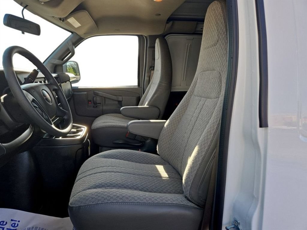 New 2026 GMC Savana 3500 w/ Driver Convenience Package RWD image 14