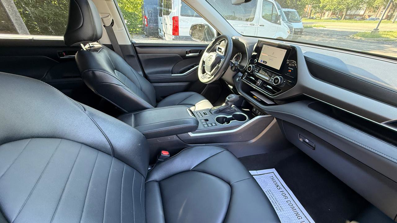Used 2026 Toyota Highlander XLE AWD/4WD image 22