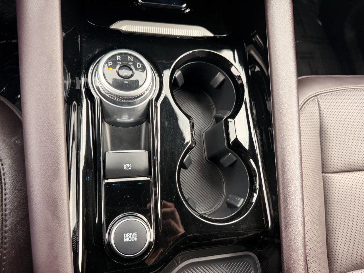 Used 2025 Ford Explorer Platinum w/ LUX Leather Package image 52