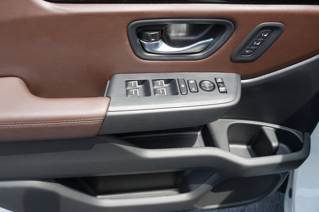 Used 2025 Honda Pilot Elite image 25
