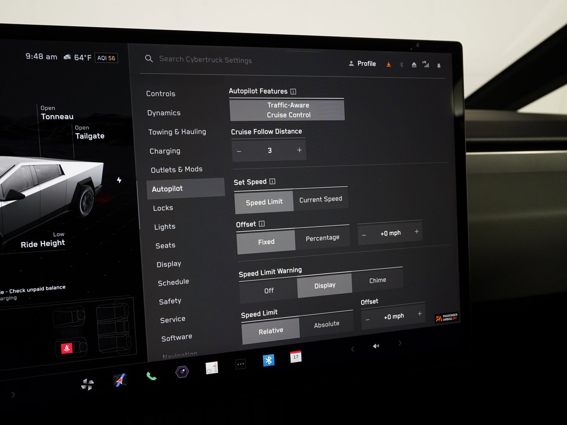 Used 2025 Tesla Cybertruck AWD Crew Cab image 24