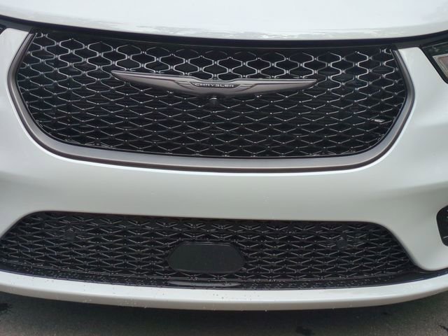 New 2026 Chrysler Pacifica Select FWD image 24