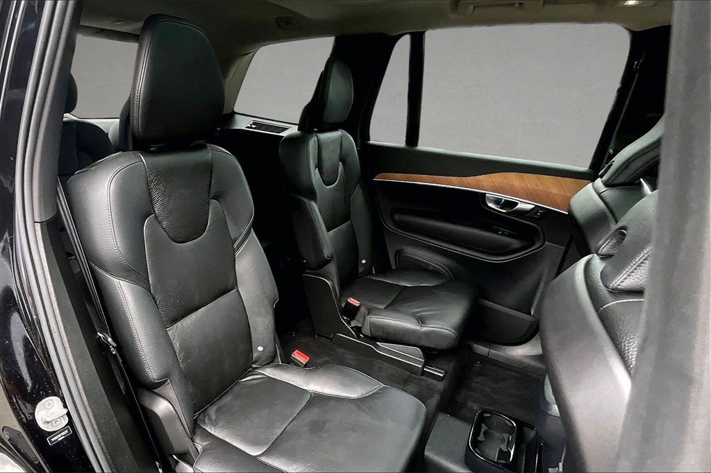 Certified 2023 Volvo XC90 B6 Plus image 24