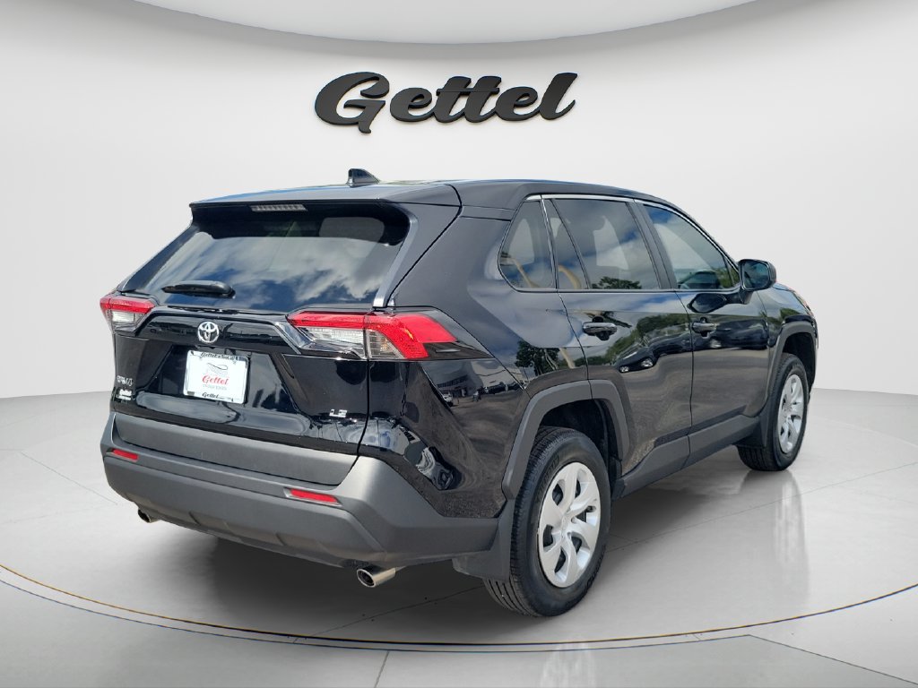 Used 2025 Toyota RAV4 LE FWD image 5