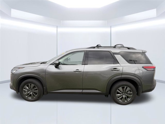 Used 2024 Nissan Pathfinder SV w/ Lighting Package (N92) FWD image 11
