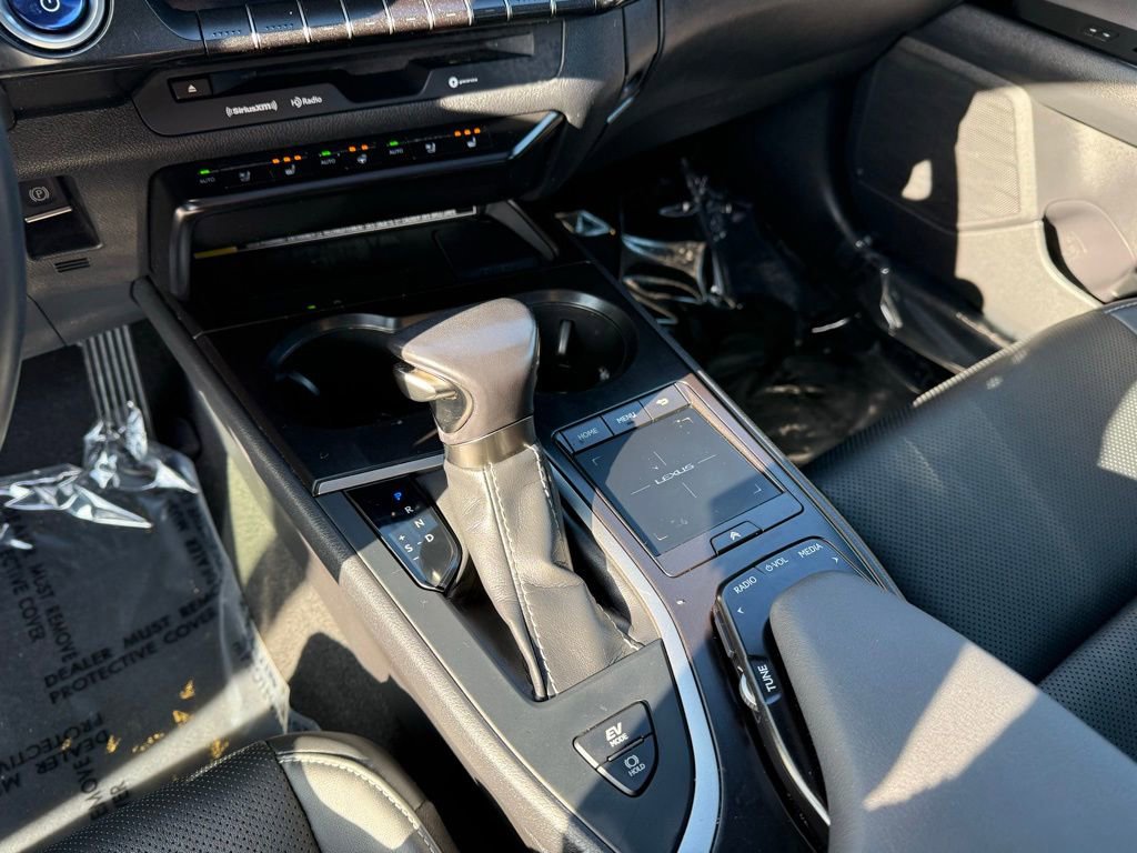 Used 2021 Lexus UX 250h w/ Premium Package image 13