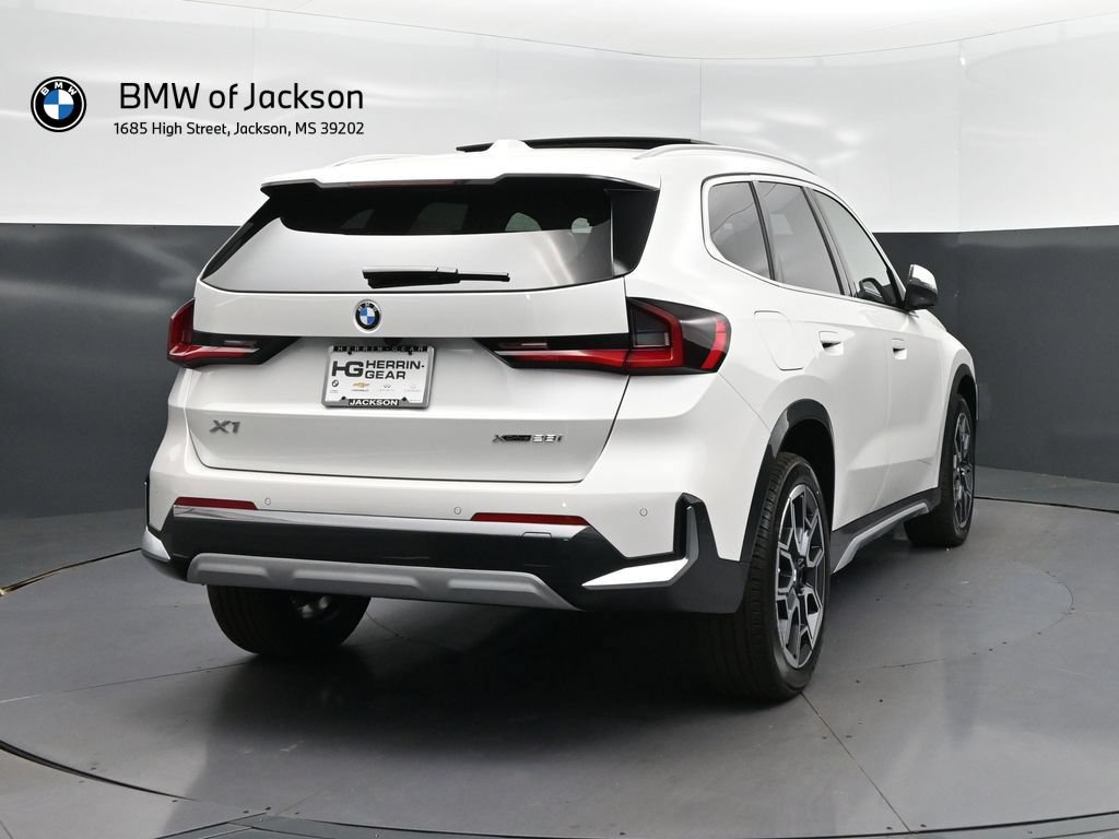 New 2026 BMW X1 xDrive28i w/ Technology Package AWD/4WD image 7