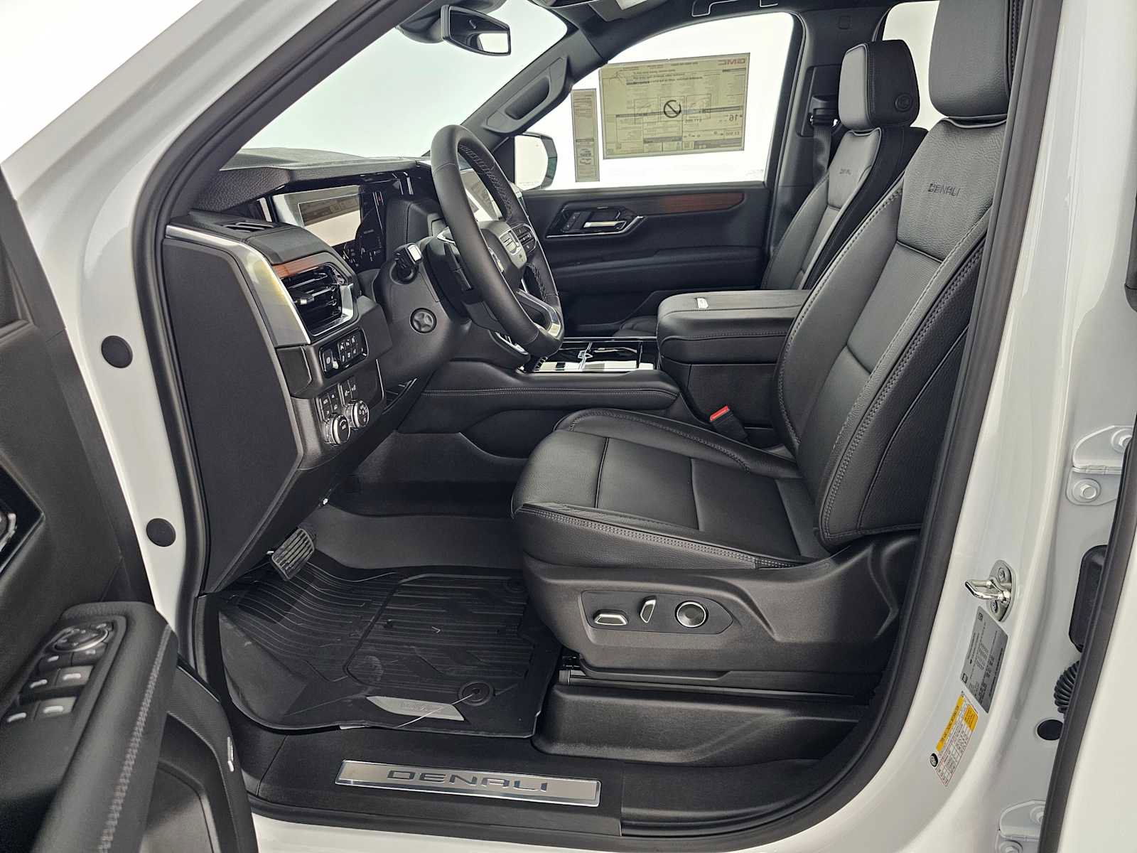 New 2026 GMC Yukon Denali AWD/4WD image 23