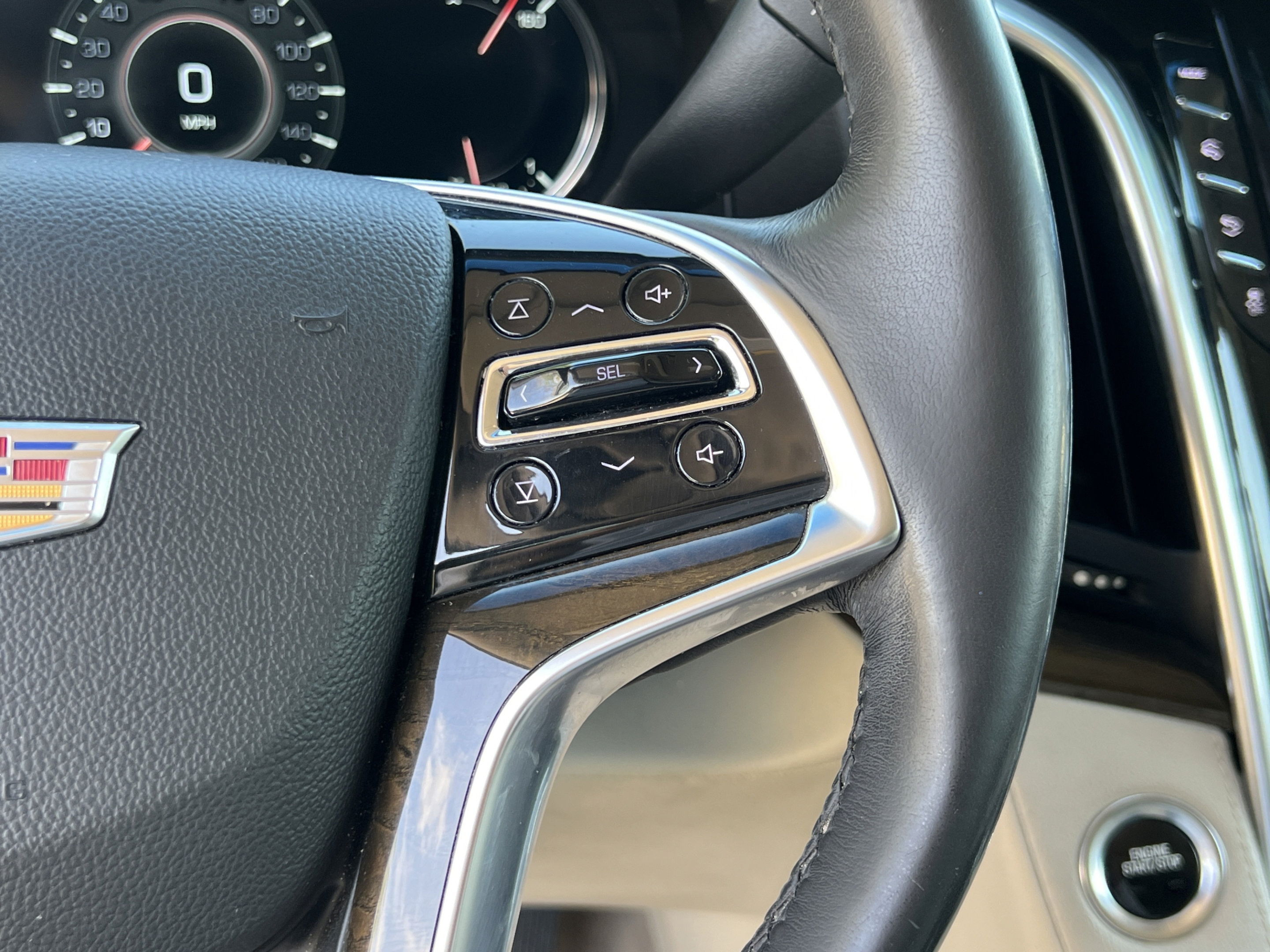 Used 2019 Cadillac Escalade ESV Luxury AWD/4WD image 14