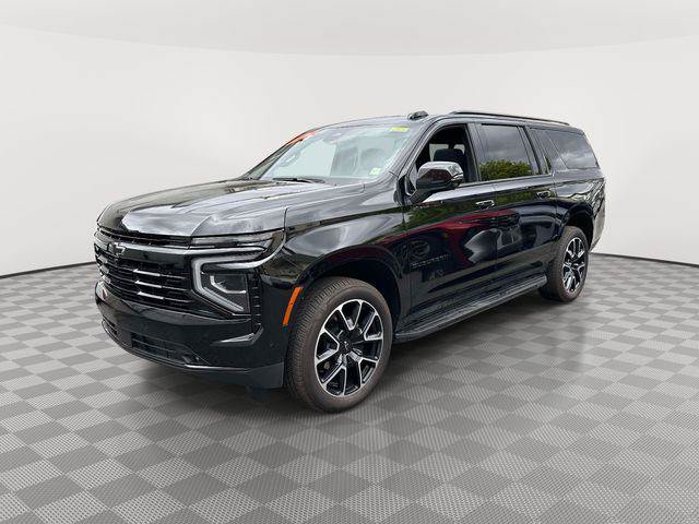 Used 2026 Chevrolet Suburban RST w/ Comfort Package AWD/4WD image 5