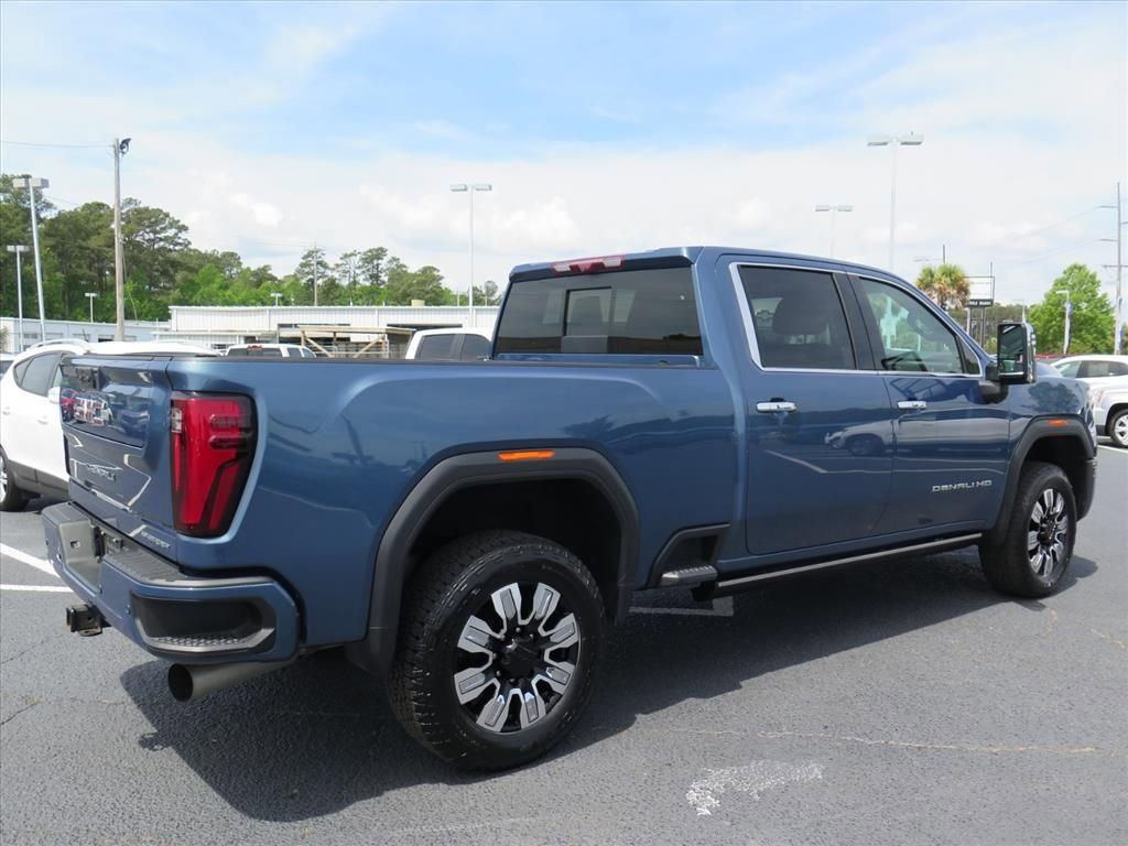 Used 2024 GMC Sierra 2500 Denali w/ Denali Reserve Package AWD/4WD image 3