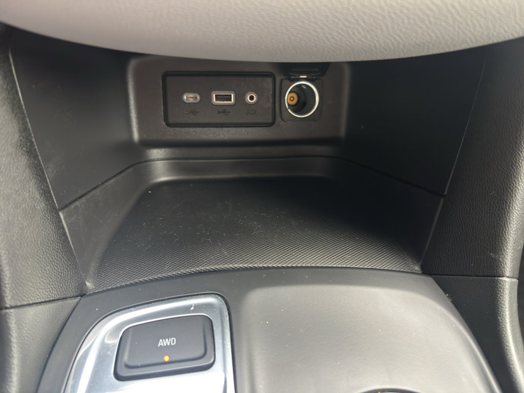 Used 2021 Chevrolet Equinox LS w/ LS Convenience Package image 24