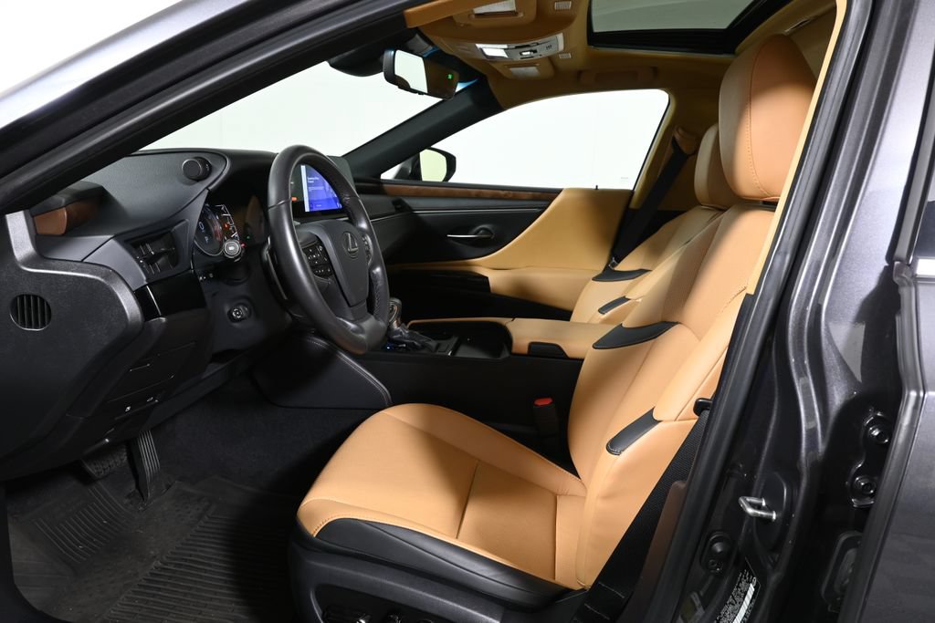 Used 2024 Lexus ES 250 w/ Premium Package AWD/4WD image 3