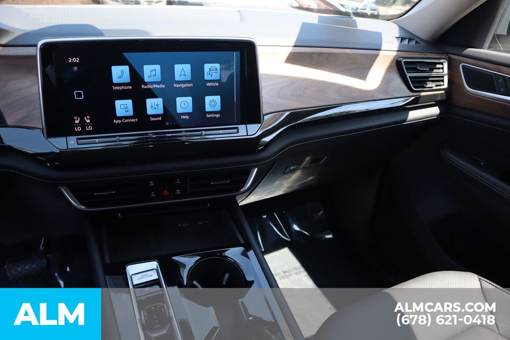 Used 2025 Volkswagen Atlas SE image 39