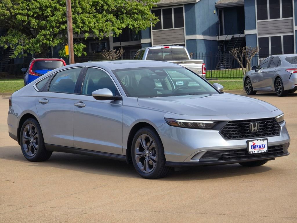Used 2023 Honda Accord EX image 3