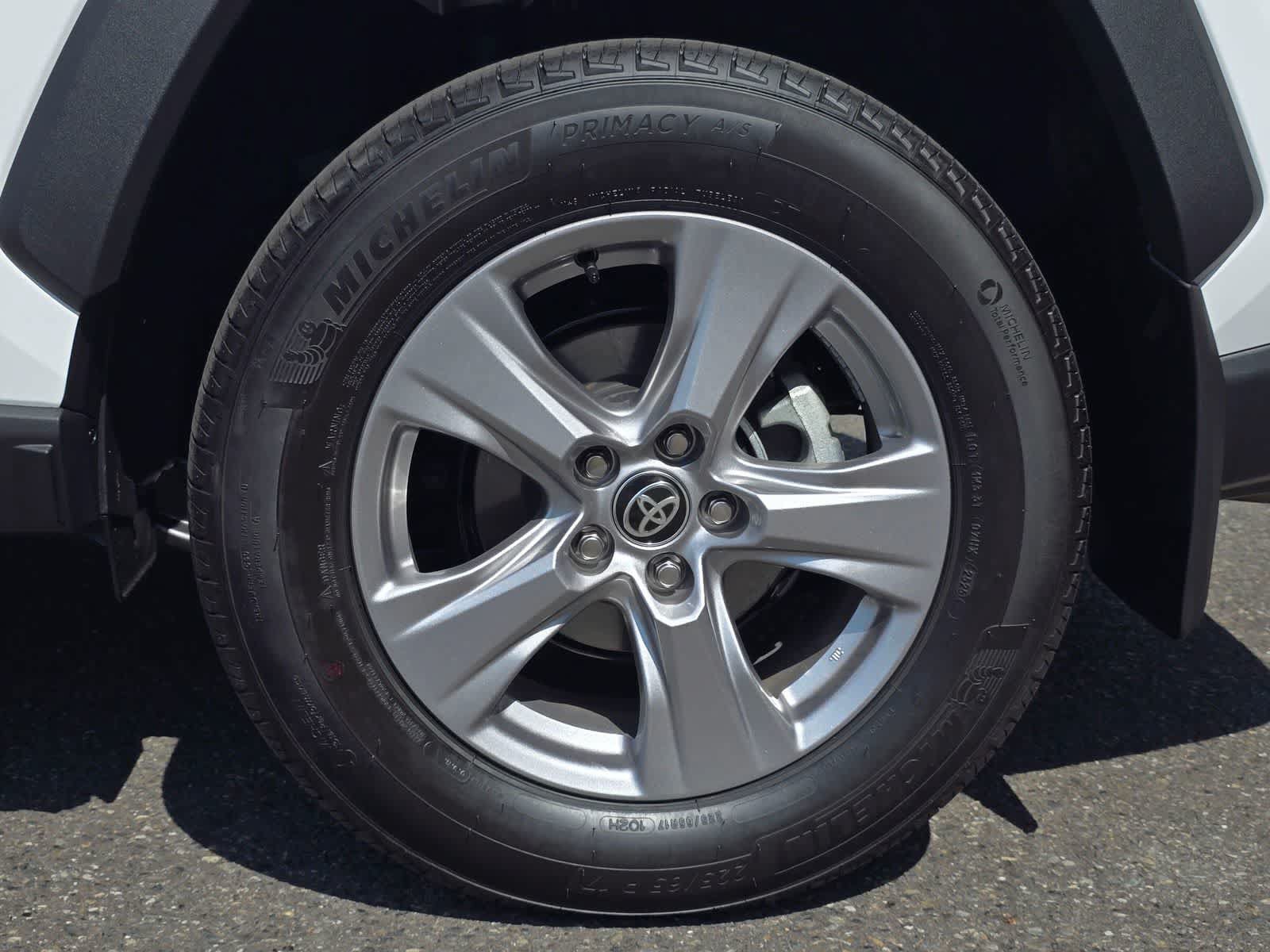 Used 2025 Toyota RAV4 XLE w/ Convenience Package AWD/4WD image 8