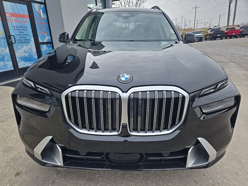 Used 2024 BMW X7 xDrive40i w/ Climate Comfort Package image 16