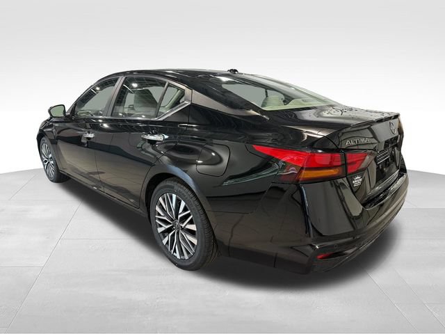 Used 2025 Nissan Altima 2.5 SV FWD image 7