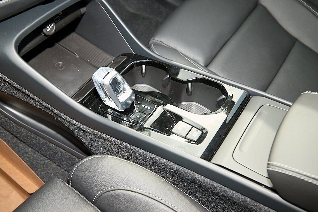 New 2026 Volvo XC40 B5 Plus w/ Protection Package Premier image 17