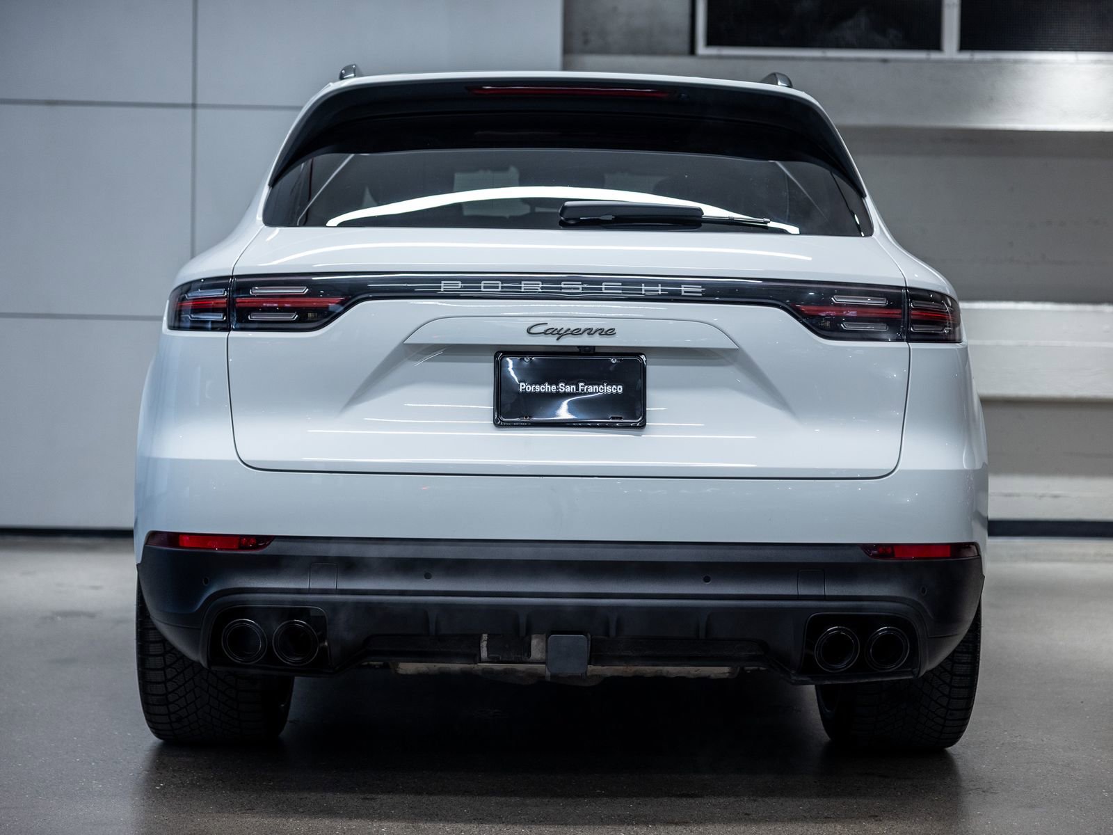 Certified 2023 Porsche Cayenne Platinum Edition image 7