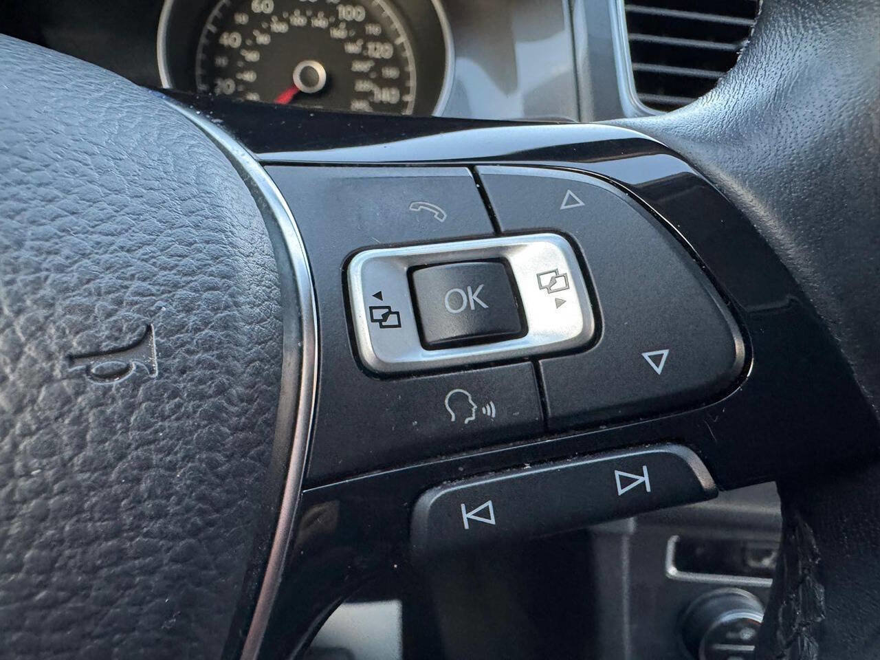 Used 2017 Volkswagen Golf Alltrack SE image 19