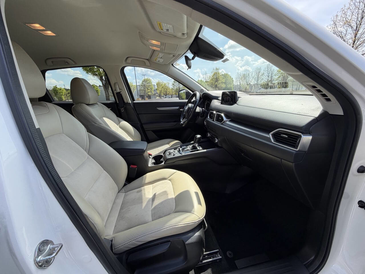 Used 2018 MAZDA CX-5 Touring image 16