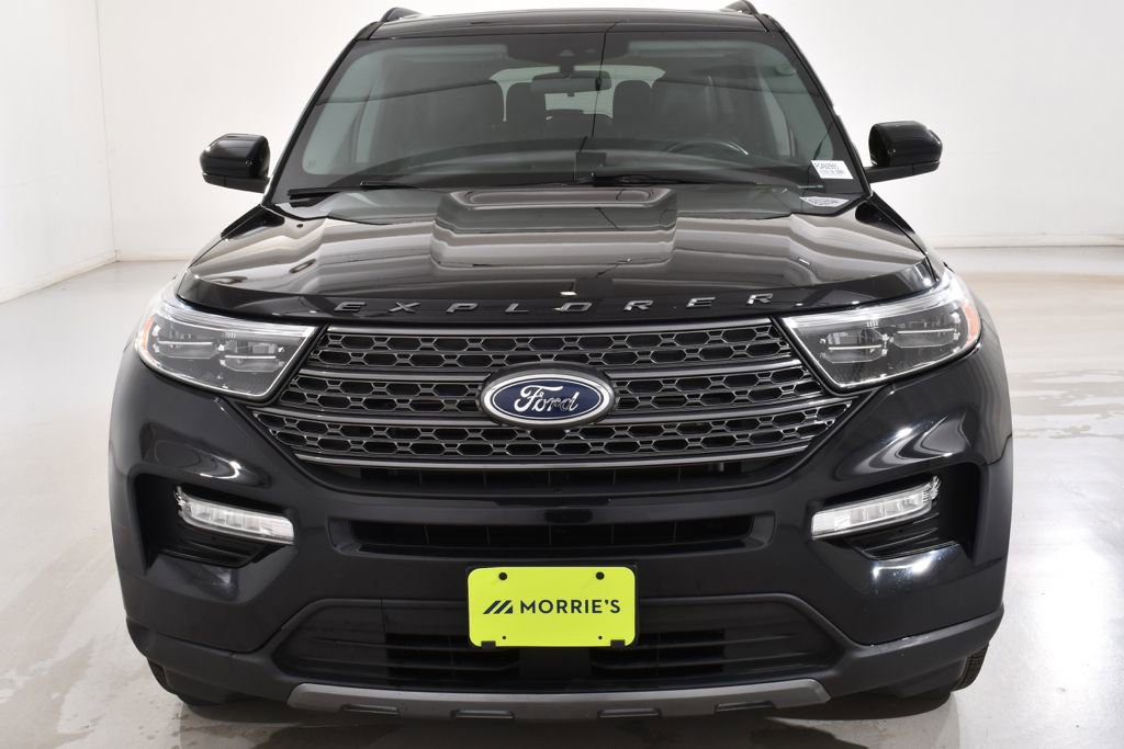 Used 2023 Ford Explorer XLT w/ Equipment Group 202A image 3