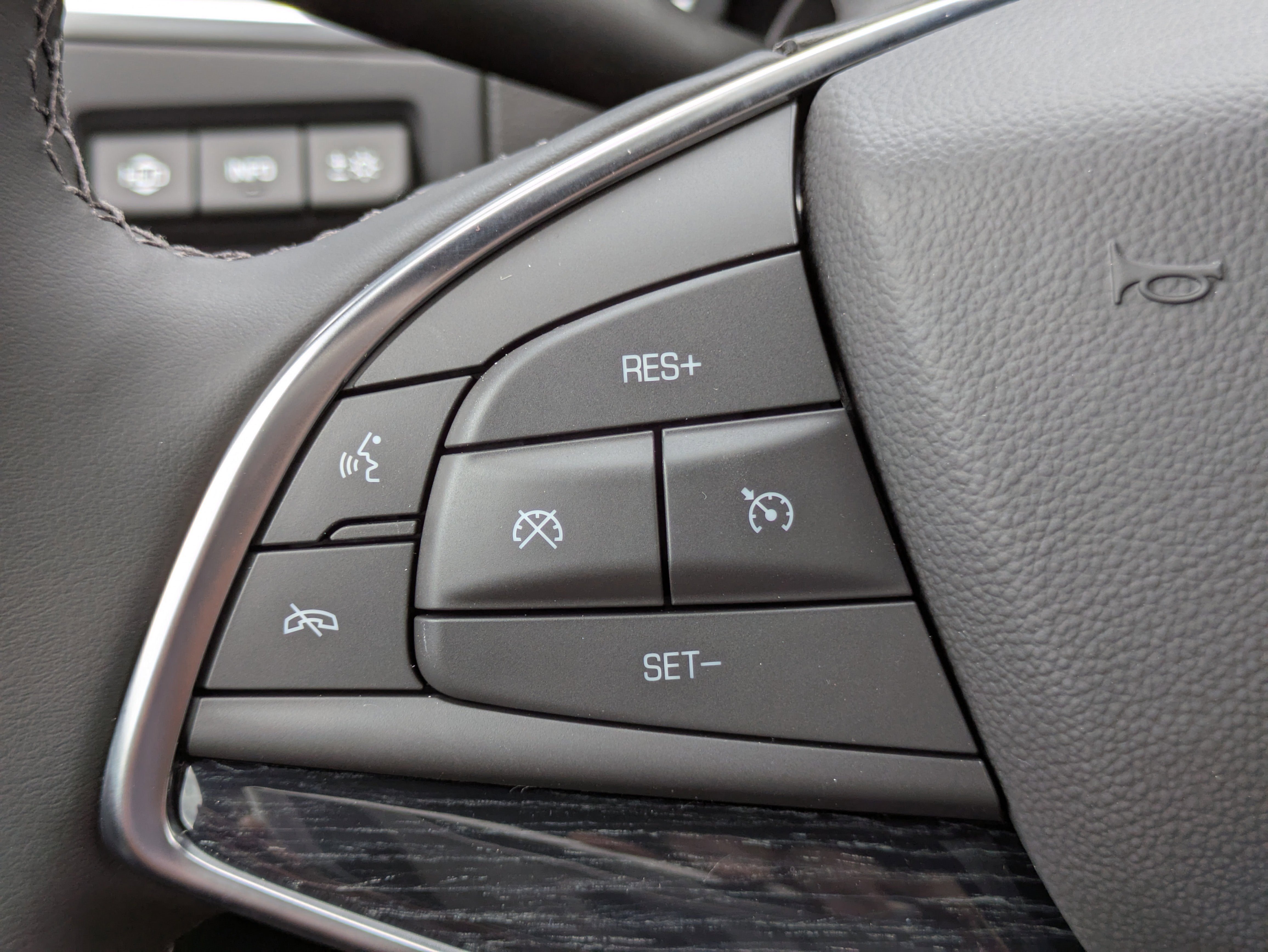 New 2025 Cadillac XT5 Premium Luxury w/ Technology Package FWD image 15