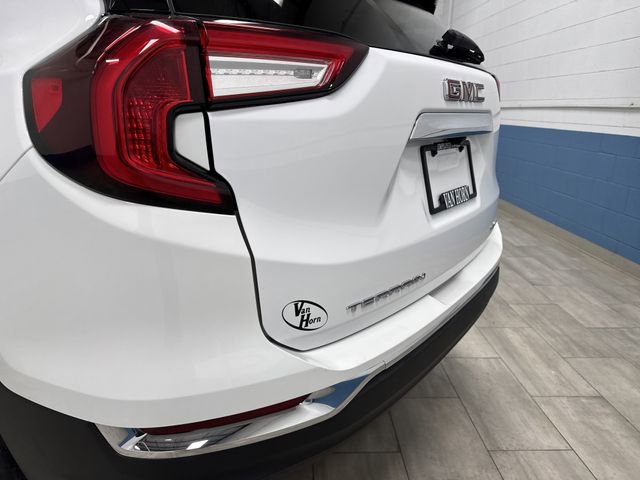 Used 2024 GMC Terrain SLT image 32