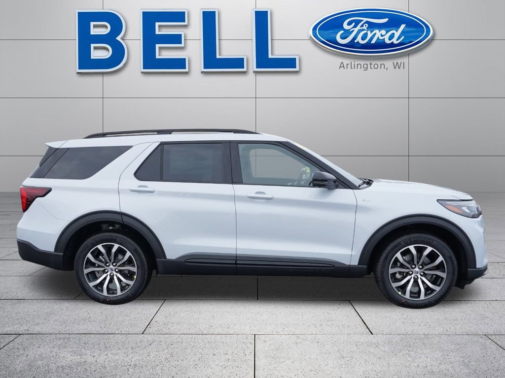 New 2026 Ford Explorer ST-Line image 2
