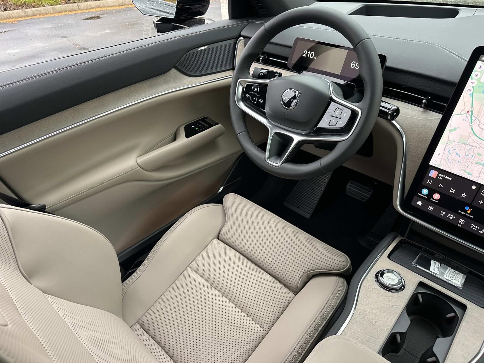 New 2025 Volvo EX90 Plus w/ Protection Package Premier AWD/4WD image 28