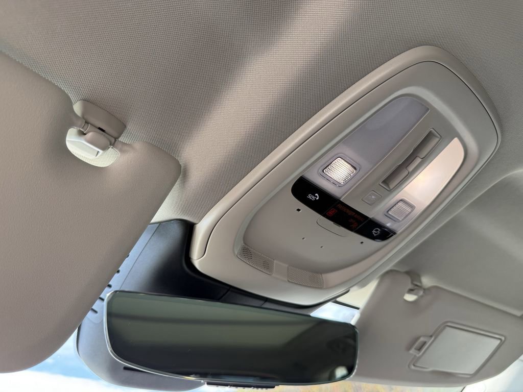 New 2026 Volvo XC60 B5 Plus w/ Protection Package Premier image 24