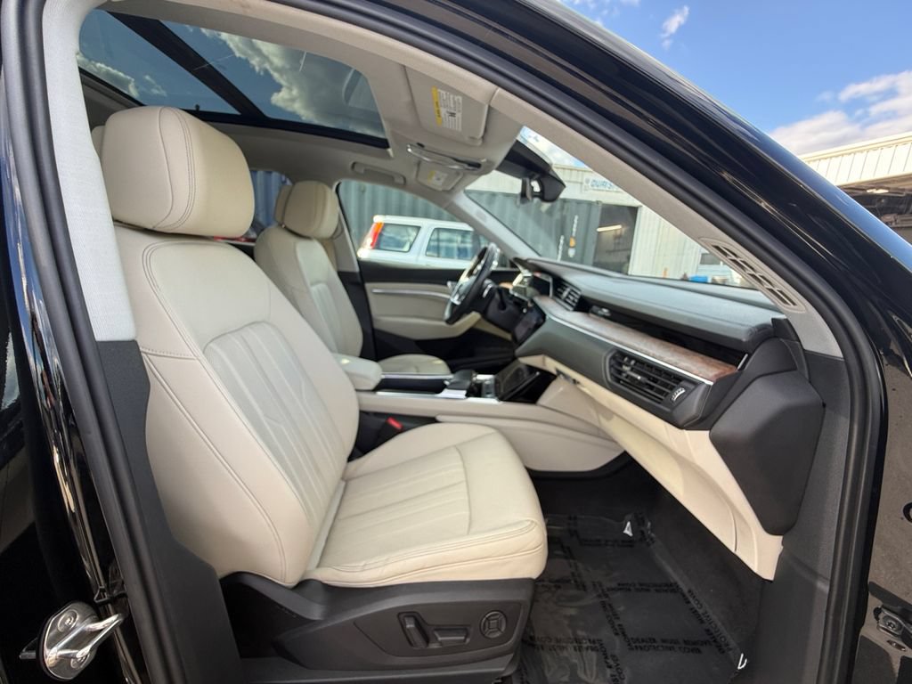 Used 2019 Audi e-tron Premium Plus AWD/4WD image 26