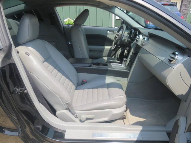 Used 2006 Ford Mustang GT RWD image 15